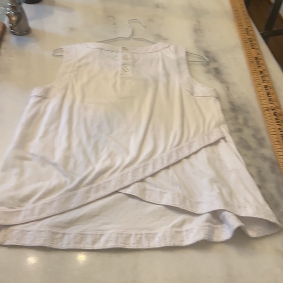 Vineyard Vines xs white sleeveless top - Picture 5 of 5